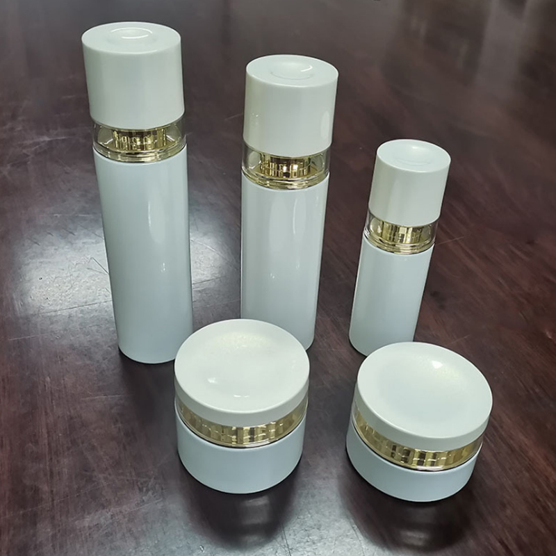 新款化妝品分裝瓶玻璃瓶 噴涂白色玻璃乳液瓶 護(hù)膚五件套裝玻璃瓶